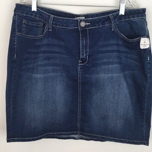 NWT Refuge + Medium Wash Stretchy Denim Skirt